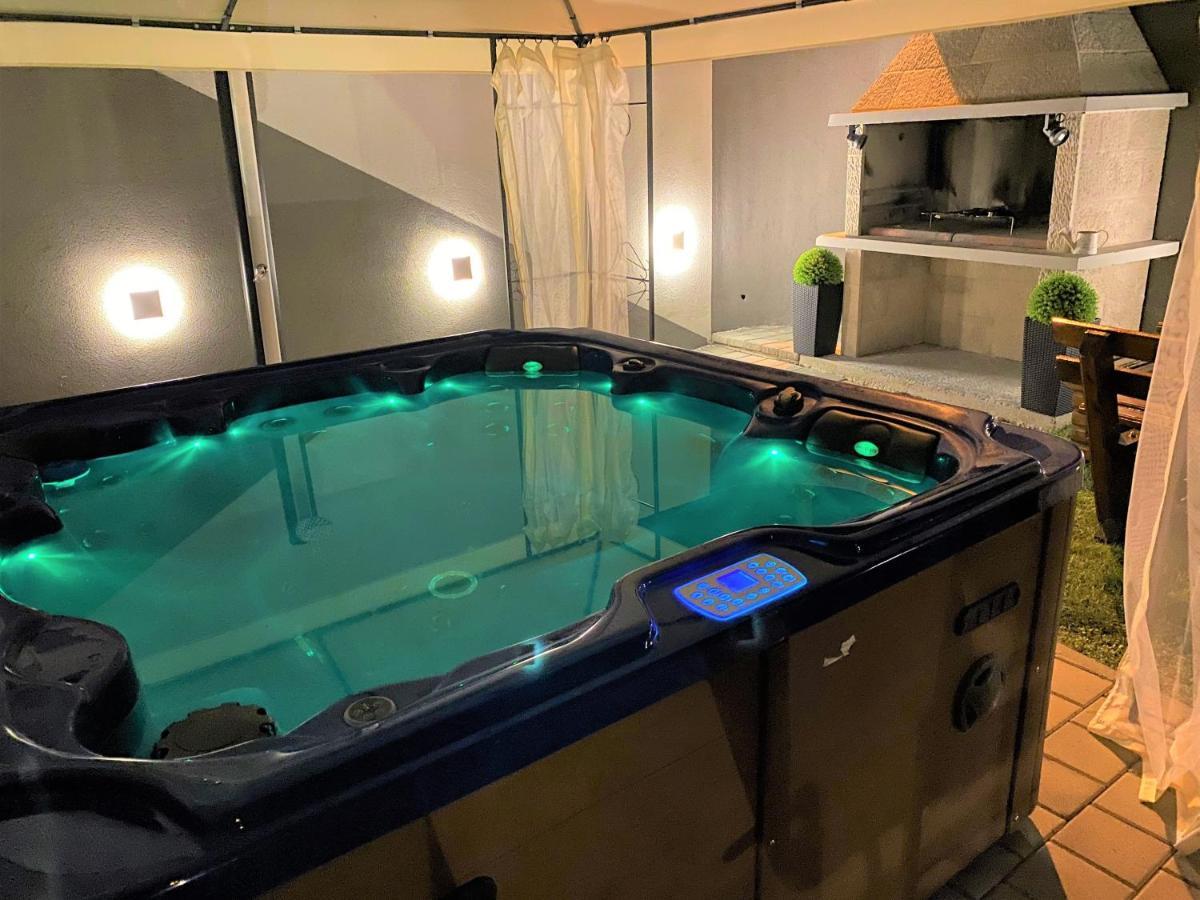 Lux Apartment Sea Shell With Jacuzzi Makarska Eksteriør billede