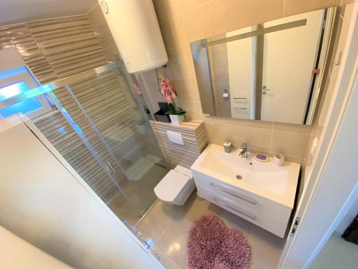 Lux Apartment Sea Shell With Jacuzzi Makarska Eksteriør billede
