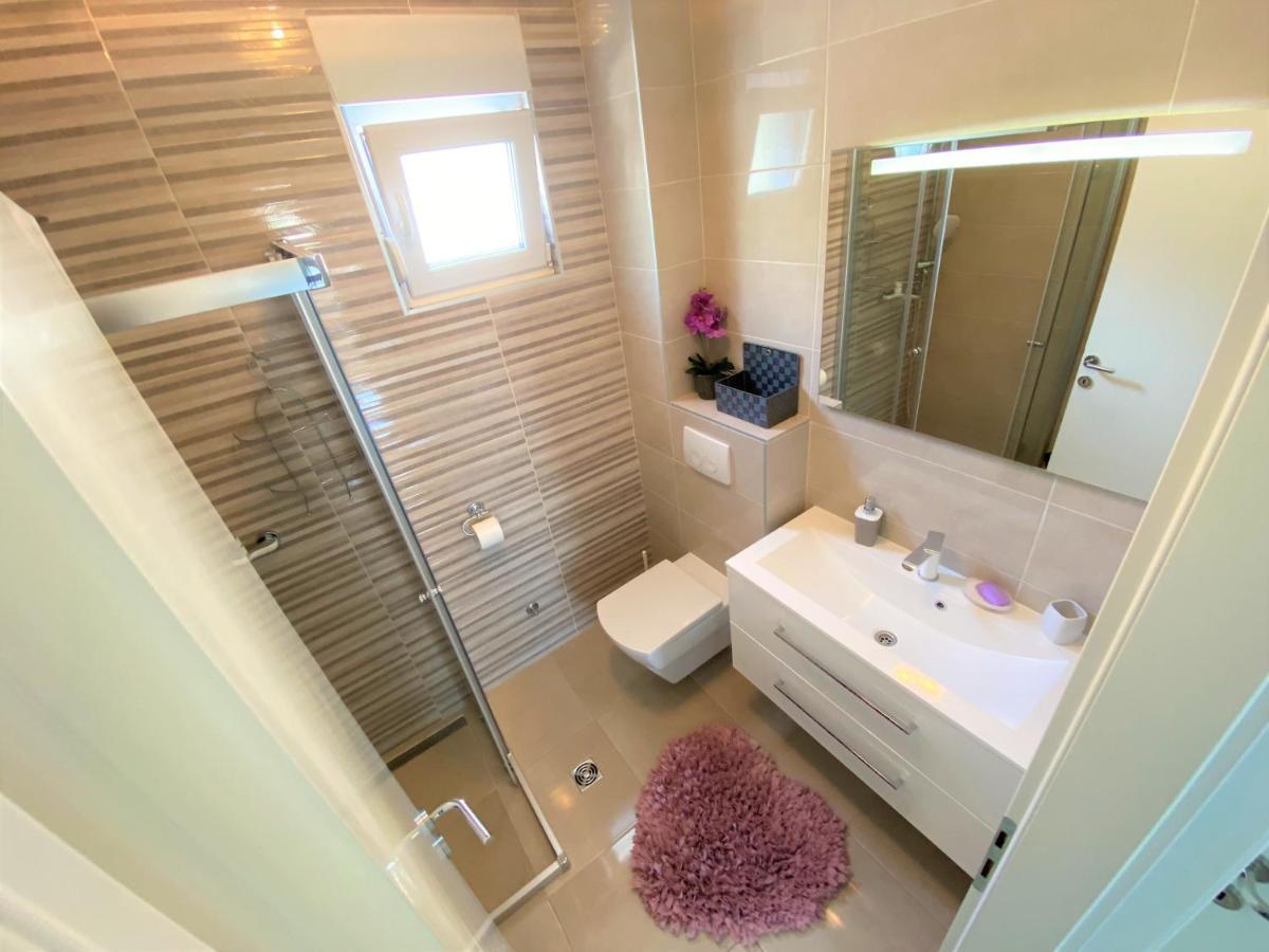Lux Apartment Sea Shell With Jacuzzi Makarska Eksteriør billede