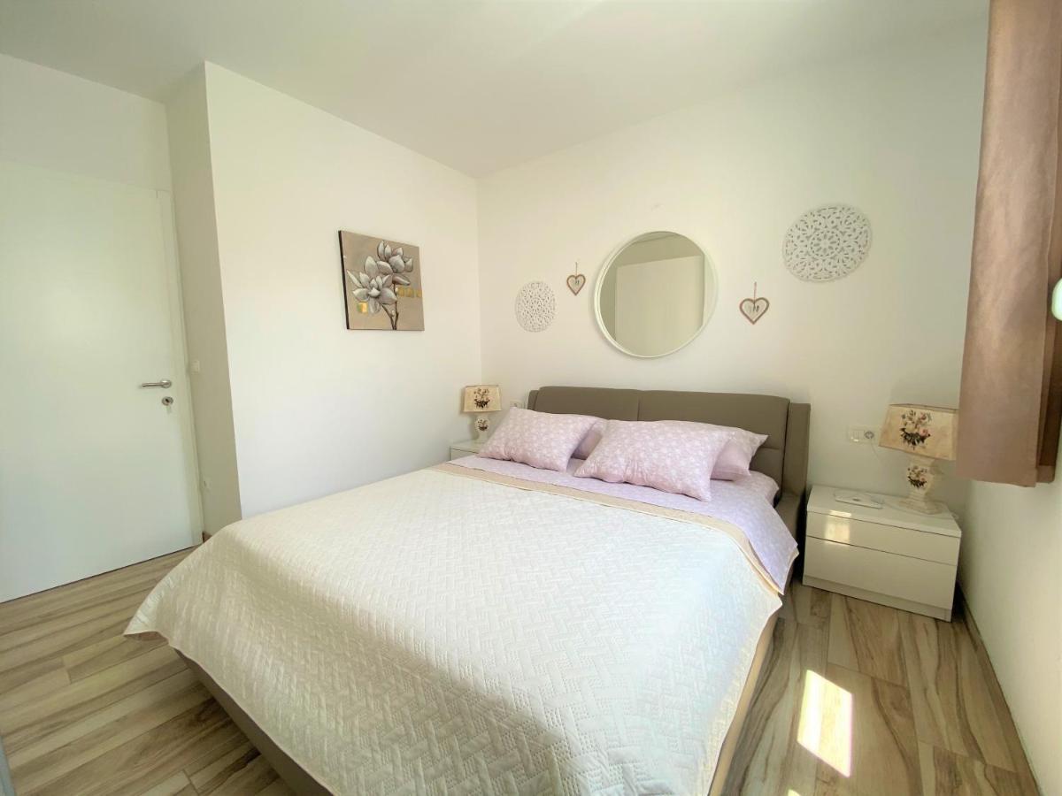 Lux Apartment Sea Shell With Jacuzzi Makarska Eksteriør billede